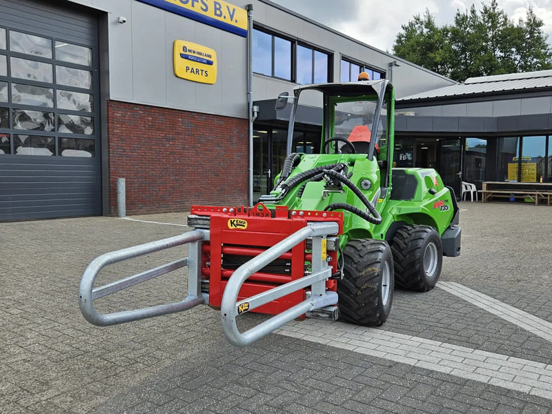 Minicargadora de cadenas Avant Mini-shovel 735i Rental met Kemp balenklem: foto 11