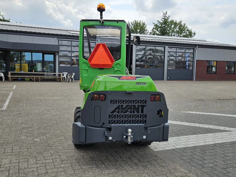 Minicargadora de cadenas Avant Mini-shovel 735i Rental met Kemp balenklem: foto 6