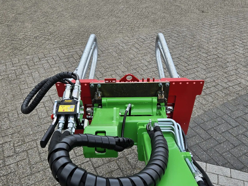 Minicargadora de cadenas Avant Mini-shovel 735i Rental met Kemp balenklem: foto 12