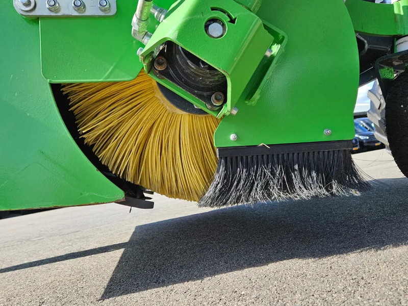 Implemento para Maquinaria agrícola Avant 1100 Borstel met opvangbak: foto 9 Implemento para Maquinaria agrícola Avant 1100 Borstel met opvangbak: foto 9