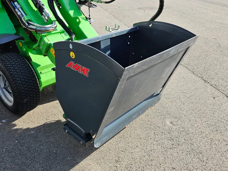 Avant 900 Zand- en zoutstrooier - Implemento para Maquinaria agrícola: foto 1 Avant 900 Zand- en zoutstrooier - Implemento para Maquinaria agrícola: foto 1