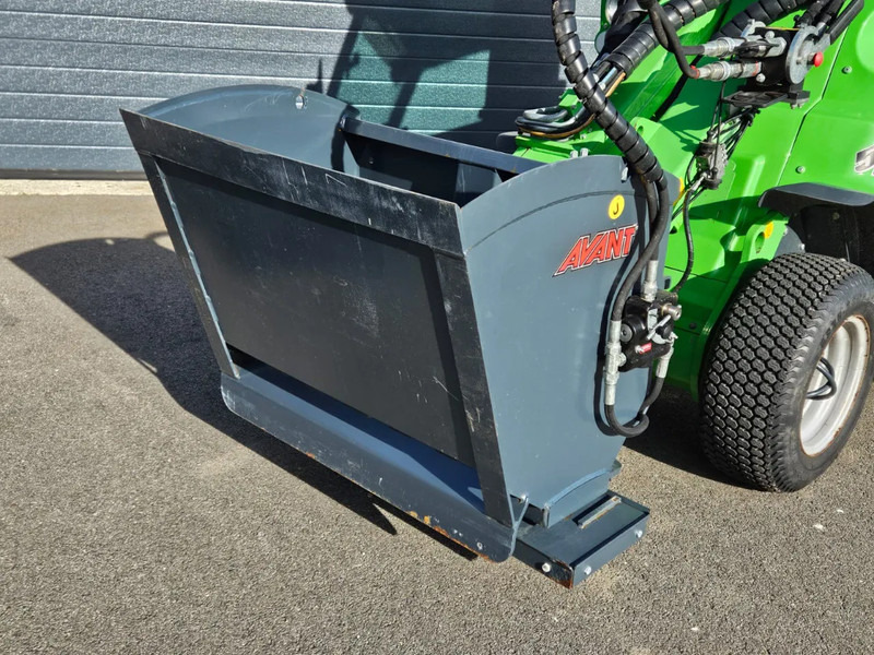 Avant 900 Zand- en zoutstrooier - Implemento para Maquinaria agrícola: foto 3 Avant 900 Zand- en zoutstrooier - Implemento para Maquinaria agrícola: foto 3