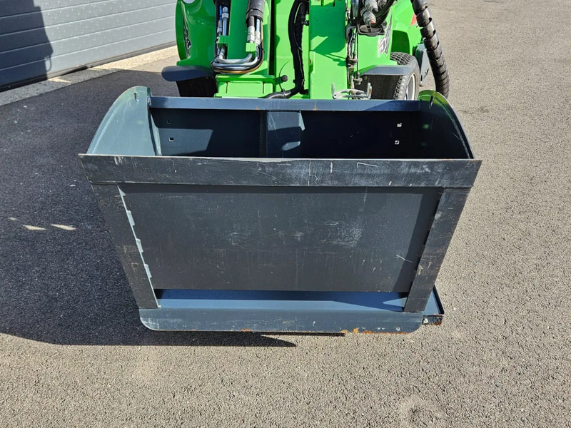 Avant 900 Zand- en zoutstrooier - Implemento para Maquinaria agrícola: foto 2 Avant 900 Zand- en zoutstrooier - Implemento para Maquinaria agrícola: foto 2