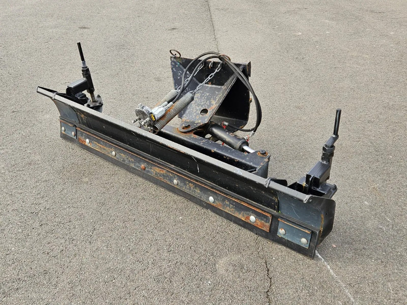 Avant Dozerblad / Sneeuwschuif - Implemento para Maquinaria agrícola: foto 3 Avant Dozerblad / Sneeuwschuif - Implemento para Maquinaria agrícola: foto 3