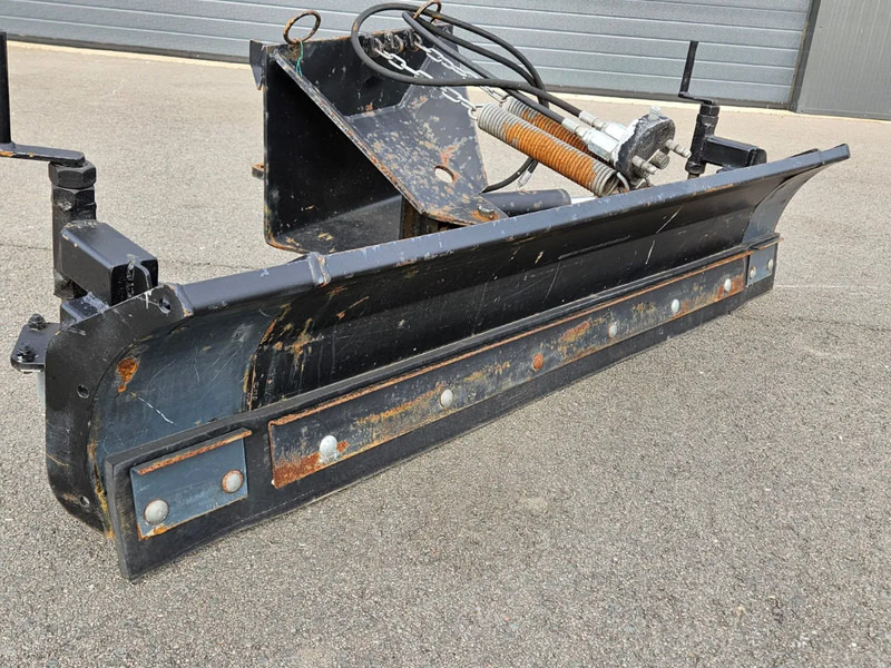 Avant Dozerblad / Sneeuwschuif - Implemento para Maquinaria agrícola: foto 5 Avant Dozerblad / Sneeuwschuif - Implemento para Maquinaria agrícola: foto 5