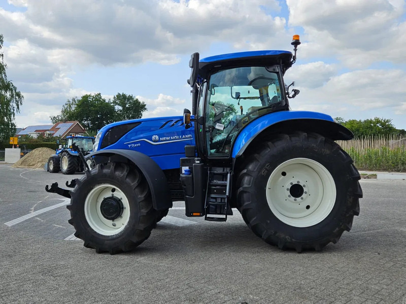 New Holland T7.210 Range command 50 km/h - Tractor: foto 4 New Holland T7.210 Range command 50 km/h - Tractor: foto 4