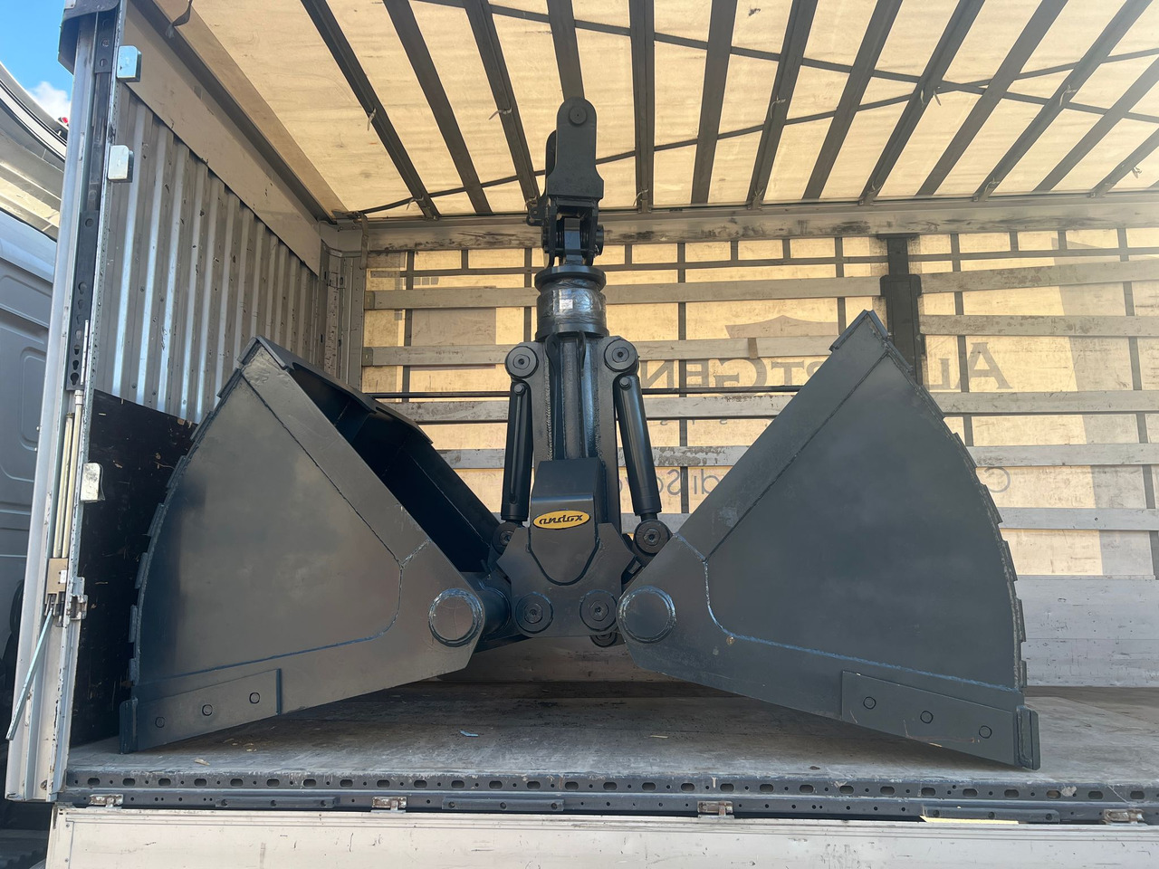 Andox Clamshell - Cuchara de mordazas para Maquinaria de construcción: foto 1 Andox Clamshell - Cuchara de mordazas para Maquinaria de construcción: foto 1