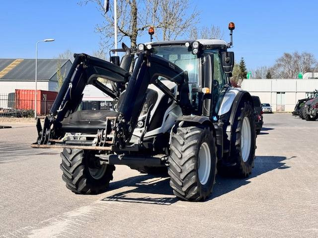 Valtra N104 Hitech5 met voorlader 4700 uur! - Tractor: foto 5 Valtra N104 Hitech5 met voorlader 4700 uur! - Tractor: foto 5