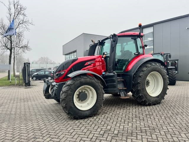 Valtra T144 Hitech - Tractor: foto 1 Valtra T144 Hitech - Tractor: foto 1