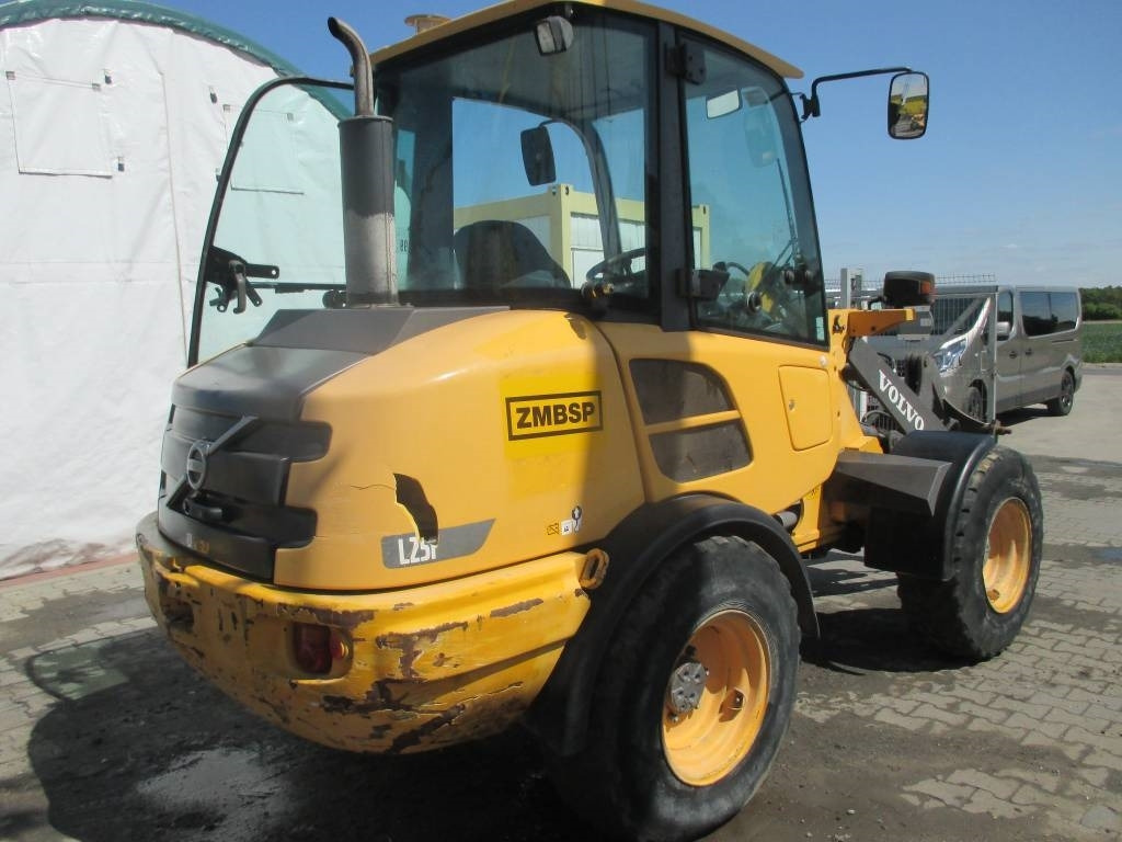 Volvo L 25 F - Cargadora de ruedas: foto 2 Volvo L 25 F - Cargadora de ruedas: foto 2