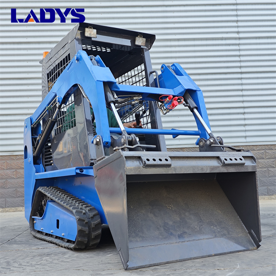 Free Shipping Mini Skid Steer Loader Compact Track Electric/Diesel Chinese Mini Skid Steer Loader For Sale With Mini Skid Steer Attachments 4 In 1 Bucket - Minicargadora: foto 2 Free Shipping Mini Skid Steer Loader Compact Track Electric/Diesel Chinese Mini Skid Steer Loader For Sale With Mini Skid Steer Attachments 4 In 1 Bucket - Minicargadora: foto 2