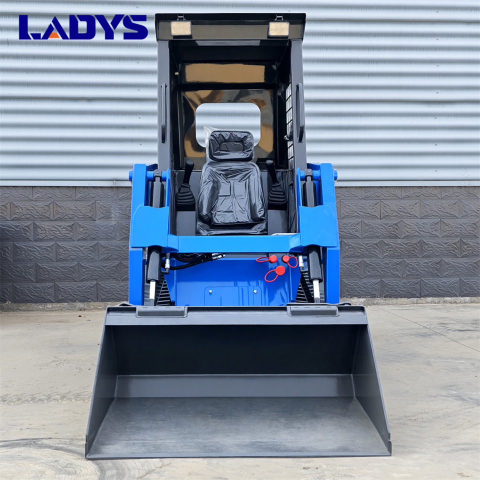 LADYS LADYS LA670 Mini Small Skid Steer Loader Compact Track Diesel Mini Skid Steer Loader For Sale With Small Mini Skid Steer Attachments 4 In 1 Bucket - Minicargadora: foto 5 LADYS LADYS LA670 Mini Small Skid Steer Loader Compact Track Diesel Mini Skid Steer Loader For Sale With Small Mini Skid Steer Attachments 4 In 1 Bucket - Minicargadora: foto 5