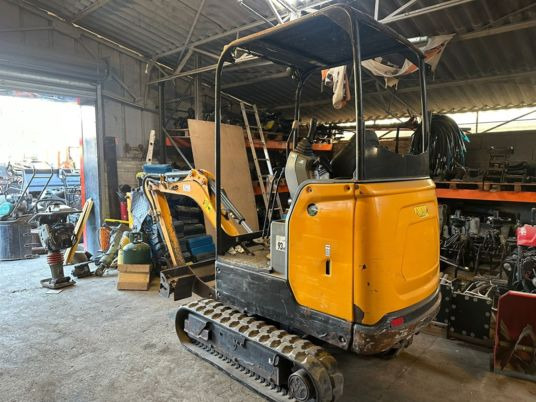 Bobcat E17 à 14 900 € HT - Miniexcavadora: foto 4 Bobcat E17 à 14 900 € HT - Miniexcavadora: foto 4
