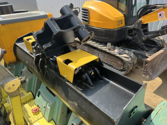 Godet de curage inclinable pour pelle 6T - 9T - Cazo para excavadora: foto 4 Godet de curage inclinable pour pelle 6T - 9T - Cazo para excavadora: foto 4