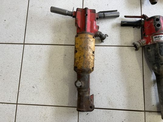 Marteau piqueur pneumatique Atlas copco - Equipo de construcción: foto 1 Marteau piqueur pneumatique Atlas copco - Equipo de construcción: foto 1