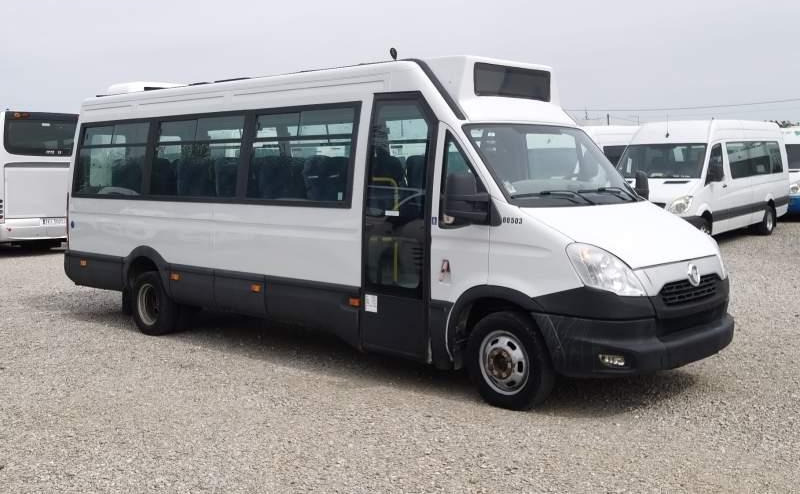 Iveco Daily 23 *NOWY SILNIK* 2 SZTUKI*, klima, winda - Autobús suburbano: foto 1 Iveco Daily 23 *NOWY SILNIK* 2 SZTUKI*, klima, winda - Autobús suburbano: foto 1