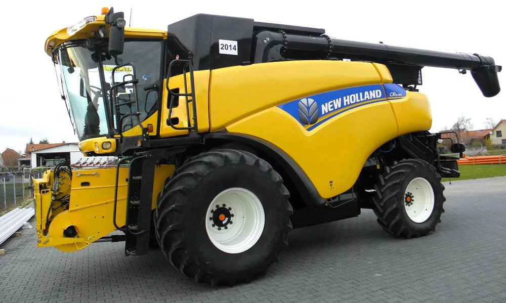 New Holland CR9080 2013 Rok , heder Varifeed 9,15m, Nowsza Wersja, Nie Malowany, Stan Idealny - Cosechadora de granos: foto 3 New Holland CR9080 2013 Rok , heder Varifeed 9,15m, Nowsza Wersja, Nie Malowany, Stan Idealny - Cosechadora de granos: foto 3