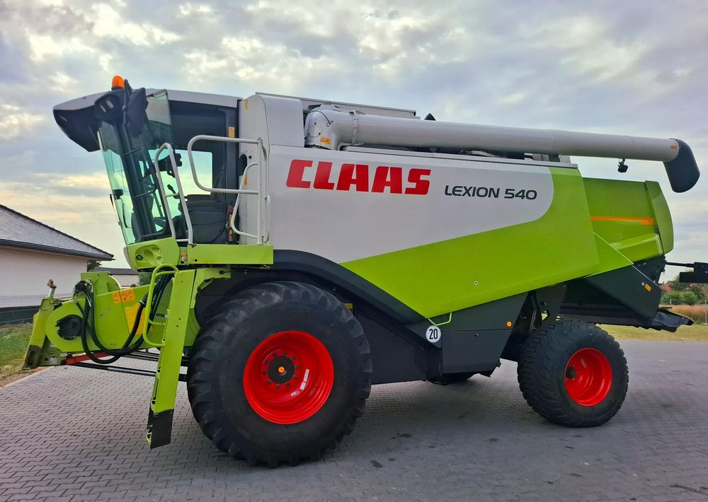 Claas Lexion 540 heder 6.6 m, Nie Malowany, Stan Bardzo Dobry - Otra maquinaria: foto 2 Claas Lexion 540 heder 6.6 m, Nie Malowany, Stan Bardzo Dobry - Otra maquinaria: foto 2