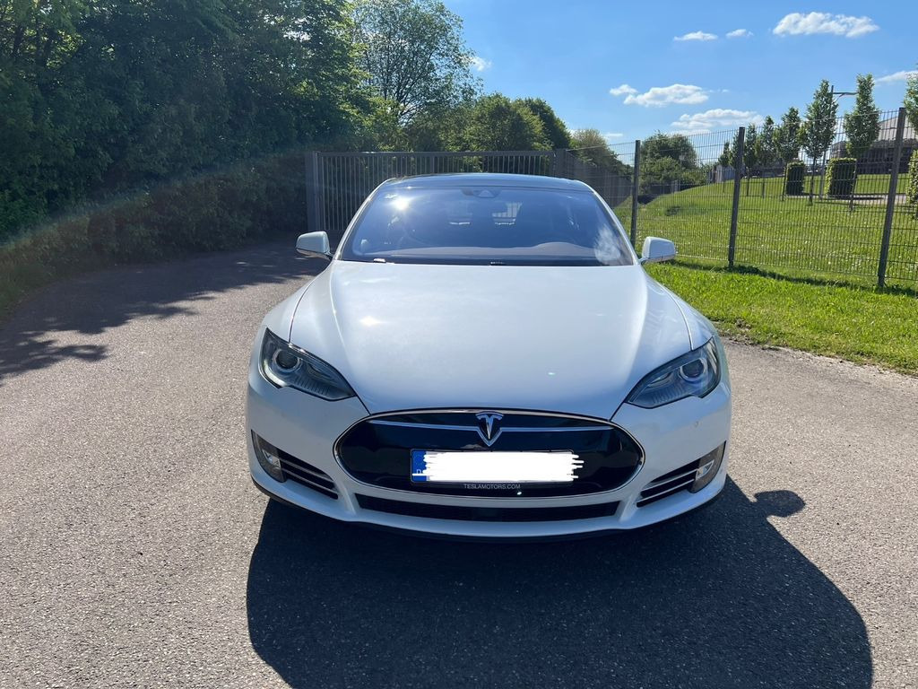 Tesla Model S 85D No free SC - Sedan: foto 3 Tesla Model S 85D No free SC - Sedan: foto 3