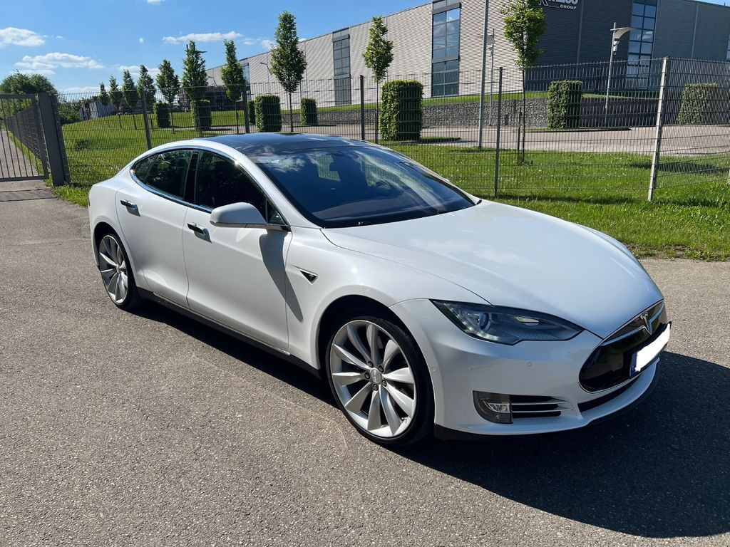 Tesla Model S 85D No free SC - Sedan: foto 1 Tesla Model S 85D No free SC - Sedan: foto 1
