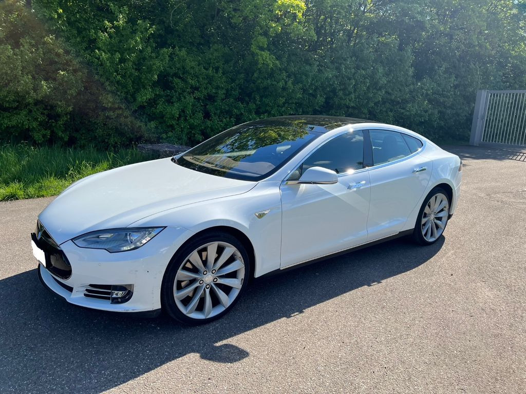 Tesla Model S 85D No free SC - Sedan: foto 2 Tesla Model S 85D No free SC - Sedan: foto 2