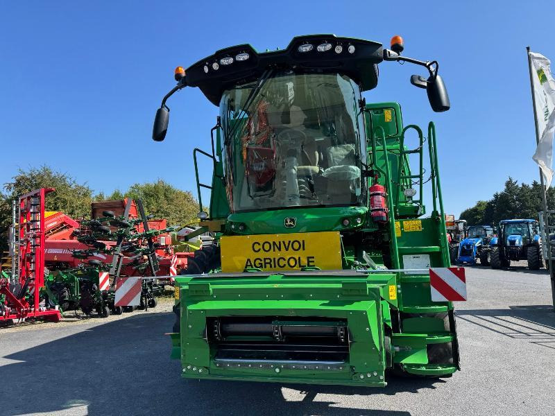 JOHN DEERE T550 - Cosechadora de granos: foto 2 JOHN DEERE T550 - Cosechadora de granos: foto 2