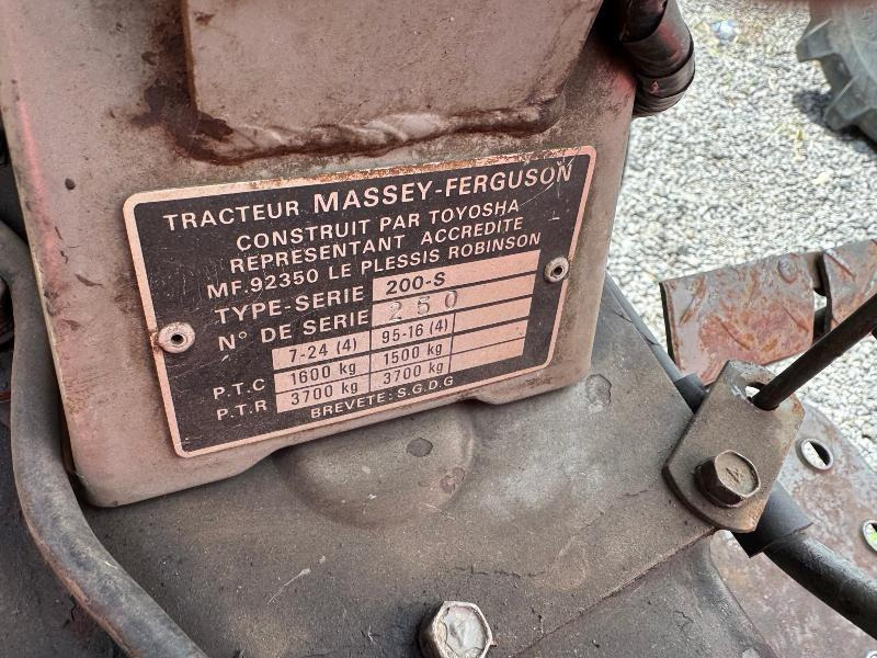 Tractor MASSEY-FERGUSON 200: foto 7