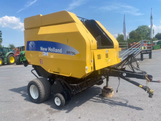 NEW-HOLLAND BR 750 - Rotoempacadora: foto 3 NEW-HOLLAND BR 750 - Rotoempacadora: foto 3