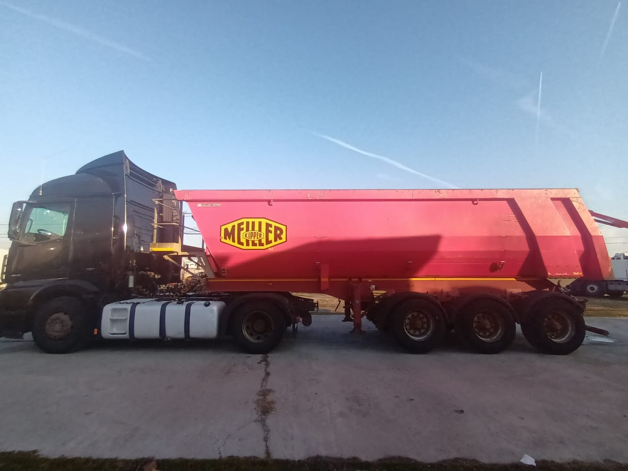 Tractor Head Mercedes-Benz Actros (2014) + Semi-trailer Tipper Meiller – Kipper (2004) - Cabeza tractora: foto 4 Tractor Head Mercedes-Benz Actros (2014) + Semi-trailer Tipper Meiller – Kipper (2004) - Cabeza tractora: foto 4
