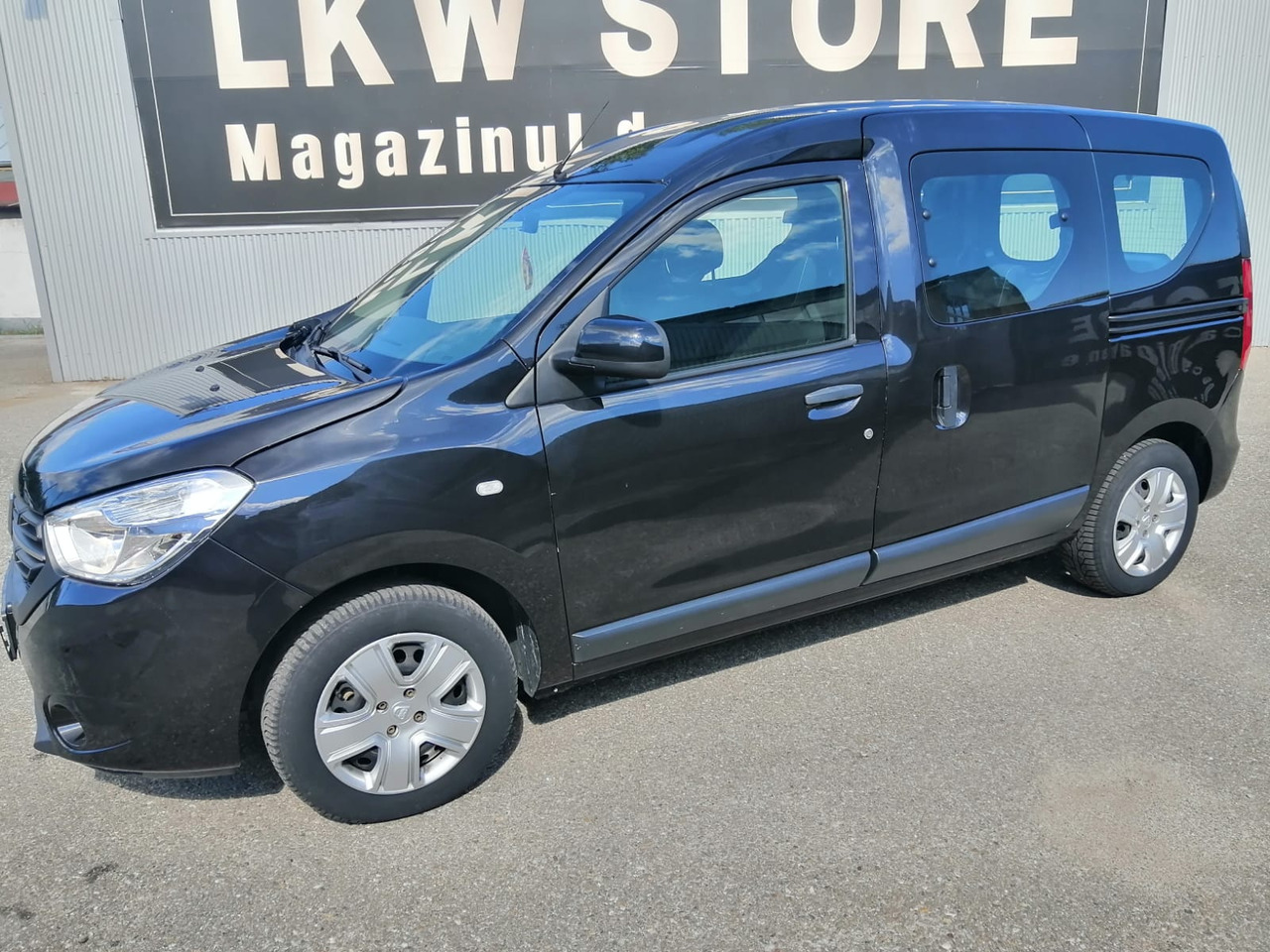DACIA Dokker 1,6 sCE Comfort Benzina/GPL, TOP !!! - Furgoneta combi: foto 4 DACIA Dokker 1,6 sCE Comfort Benzina/GPL, TOP !!! - Furgoneta combi: foto 4