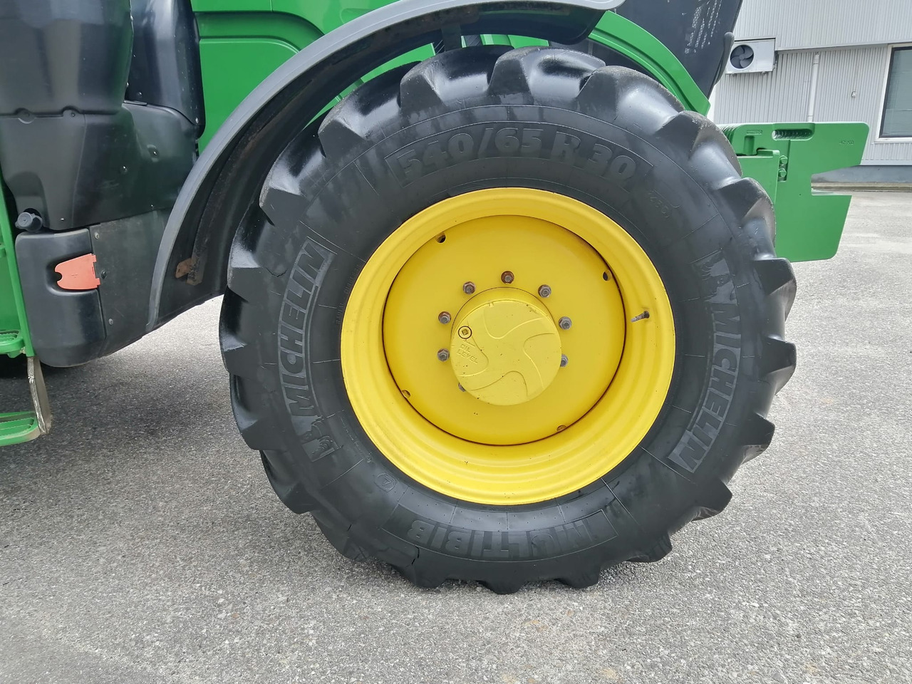 John Deere 6195R 4WD, Auto Trac + Activare !!! TOP !!! - Tractor: foto 2 John Deere 6195R 4WD, Auto Trac + Activare !!! TOP !!! - Tractor: foto 2