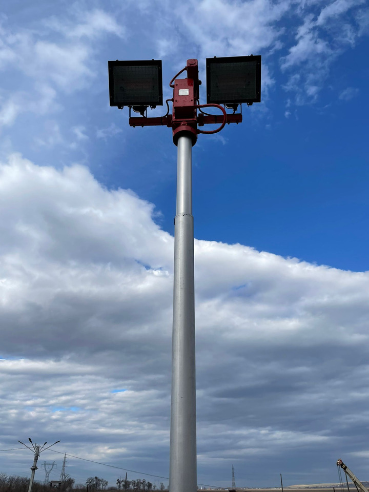 KRONENBURG K45 FIRE TRUCK - Camión de bomberos: foto 4 KRONENBURG K45 FIRE TRUCK - Camión de bomberos: foto 4