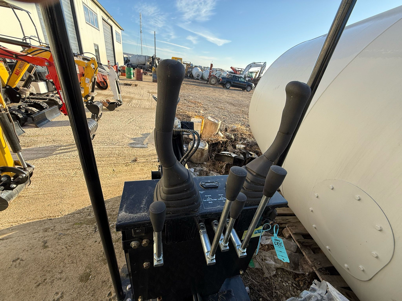 MINIEXCAVATOR JPC H10 - Miniexcavadora: foto 4 MINIEXCAVATOR JPC H10 - Miniexcavadora: foto 4