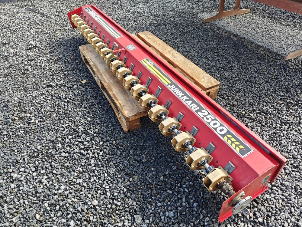 Heinänsiemenlaite 250cm Simulta Junkkari kylvölannoittimeen - Combinado de siembra: foto 3 Heinänsiemenlaite 250cm Simulta Junkkari kylvölannoittimeen - Combinado de siembra: foto 3