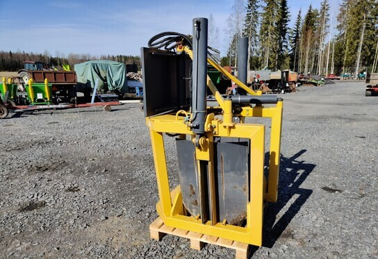 Juuripaakkunostin - juurien typistäjä - Implemento para Maquinaria agrícola: foto 3 Juuripaakkunostin - juurien typistäjä - Implemento para Maquinaria agrícola: foto 3