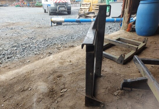 Metallipukkeja 3kpl - esim. suursäkkinostimeksi - Implemento para Maquinaria agrícola: foto 4 Metallipukkeja 3kpl - esim. suursäkkinostimeksi - Implemento para Maquinaria agrícola: foto 4