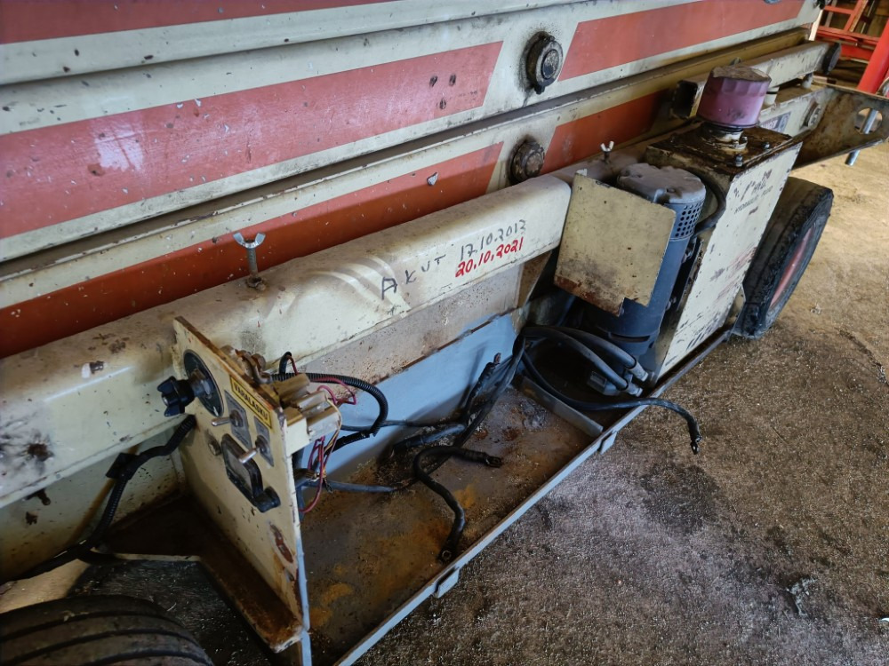 JLG Commander CM 20 N henkilönostin - Plataforma de tijeras: foto 4 JLG Commander CM 20 N henkilönostin - Plataforma de tijeras: foto 4