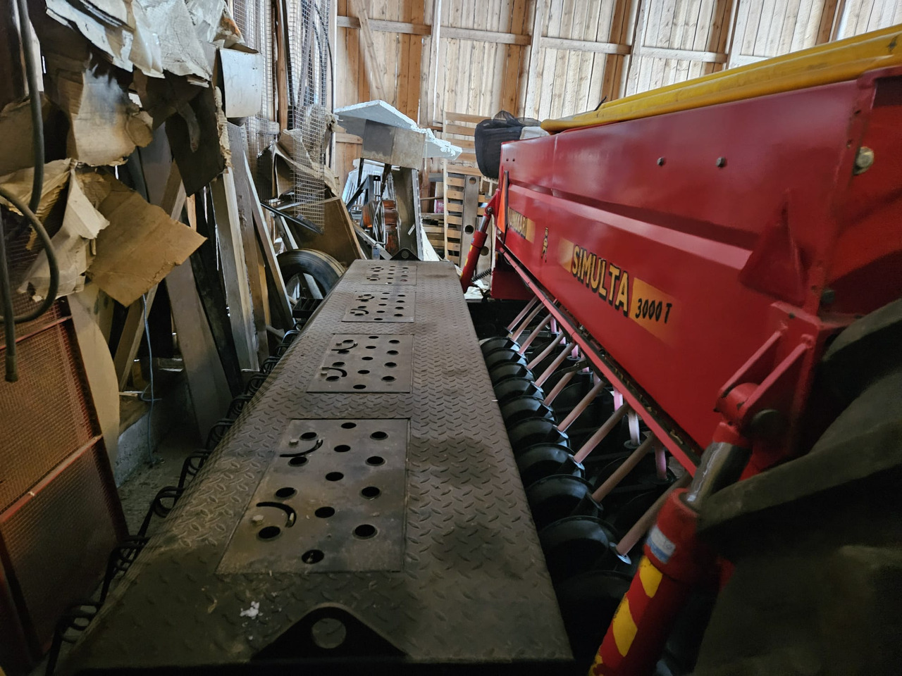 Junkkari Simulta 3000T kiekkovantaat takana - Combinado de siembra: foto 3 Junkkari Simulta 3000T kiekkovantaat takana - Combinado de siembra: foto 3