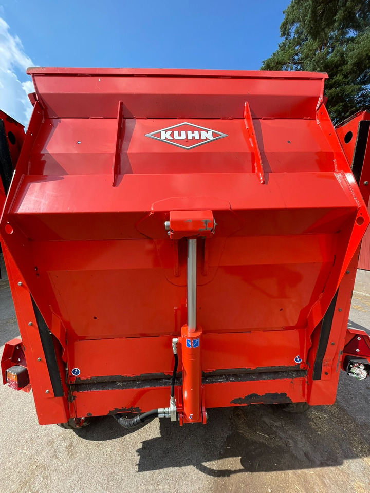 KUHN Primor 3570M hinattava paalisilppuri - Maquinaria ganadera: foto 4 KUHN Primor 3570M hinattava paalisilppuri - Maquinaria ganadera: foto 4