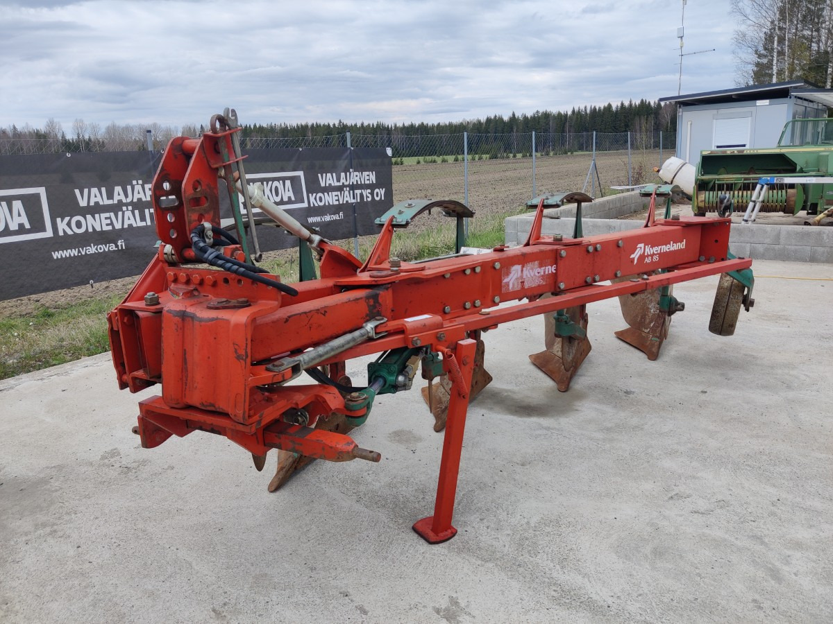 KVERNELAND AB85 4-siipinen sarka-aura - Arado: foto 2 KVERNELAND AB85 4-siipinen sarka-aura - Arado: foto 2