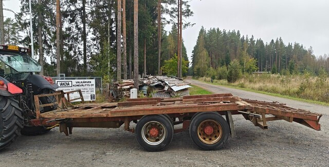Koneenkuljetuslavetti - hydraulinen - VIDEO - Remolque agrícola: foto 3 Koneenkuljetuslavetti - hydraulinen - VIDEO - Remolque agrícola: foto 3