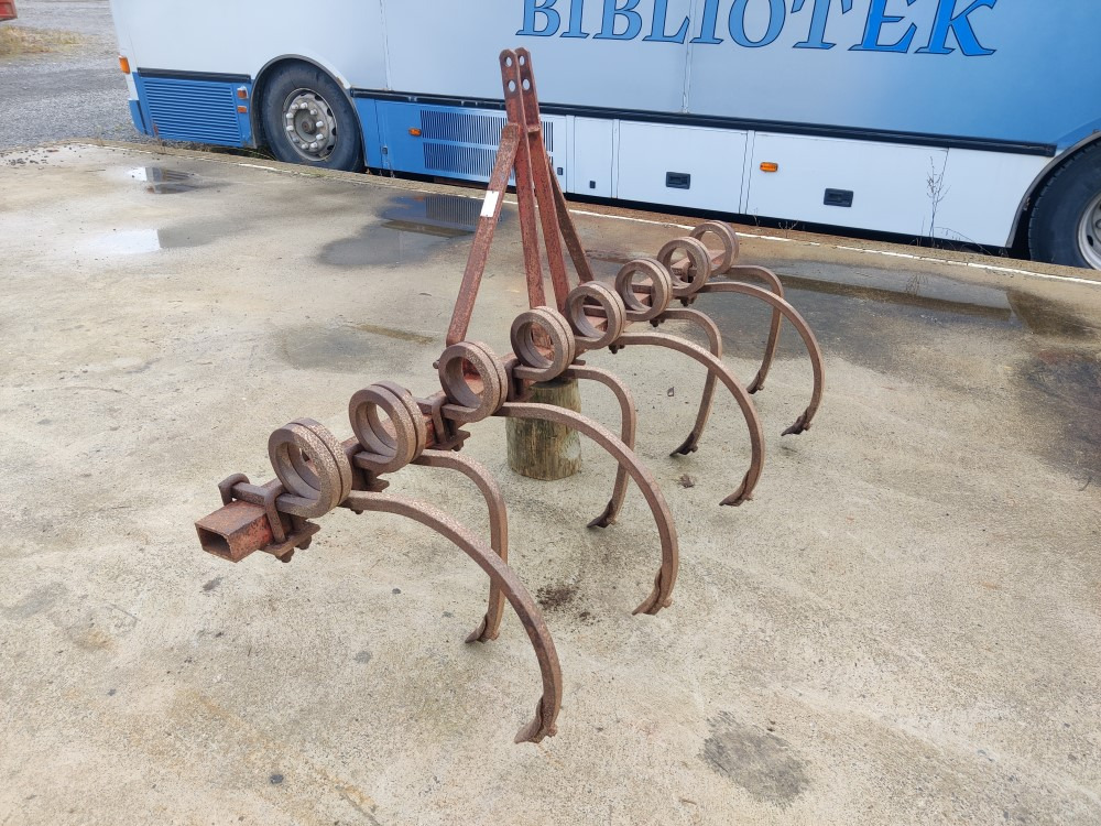 Kultivaattori Muko 8-piikkinen Työleveys 200cm, pienempään traktoriin - Cultivador: foto 5 Kultivaattori Muko 8-piikkinen Työleveys 200cm, pienempään traktoriin - Cultivador: foto 5