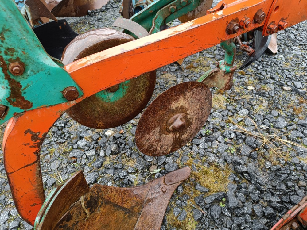 Kverneland A8 sarkia-auran lisäsiipi 16 tuumaa täydellinen - Arado: foto 5 Kverneland A8 sarkia-auran lisäsiipi 16 tuumaa täydellinen - Arado: foto 5