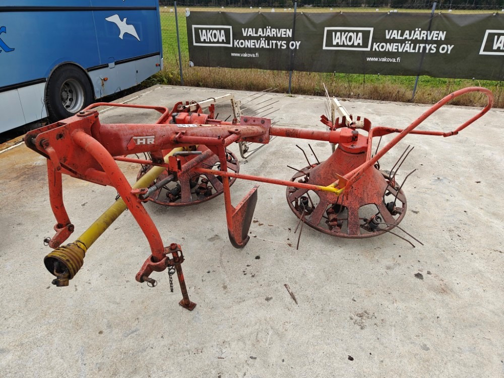 Pyöröharavapöyhin Fahr KU25 karhottimilla Ratasvetoinen harvinainen kone, katso video! - Henificadora: foto 1 Pyöröharavapöyhin Fahr KU25 karhottimilla Ratasvetoinen harvinainen kone, katso video! - Henificadora: foto 1