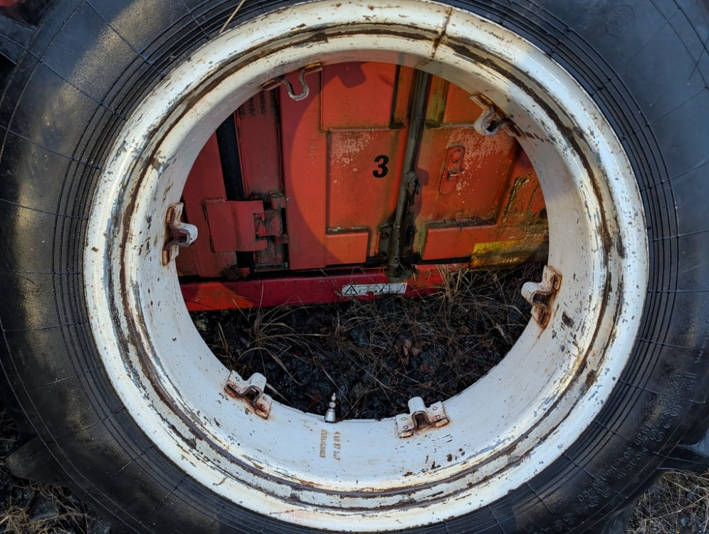 Neumático Renkaat 12.4R28 vannekehillä: foto 8