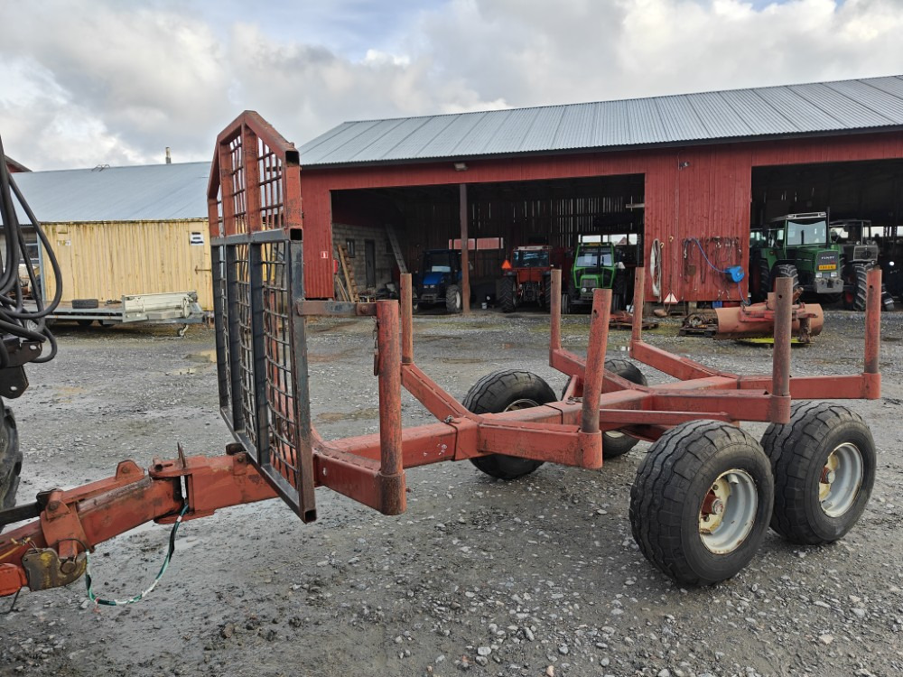 Rysky Metsävaunu telillä - Remolque forestal: foto 1 Rysky Metsävaunu telillä - Remolque forestal: foto 1