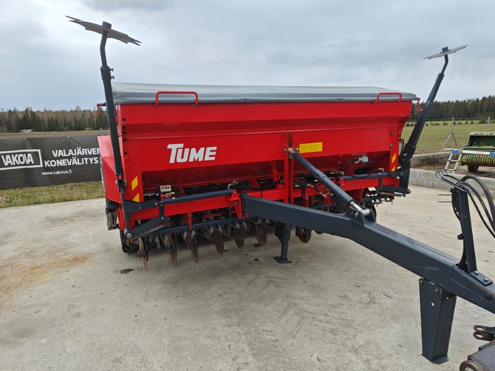 Tume HKL 3000 JC Pro Täyskiekkokone - Combinado de siembra: foto 2 Tume HKL 3000 JC Pro Täyskiekkokone - Combinado de siembra: foto 2