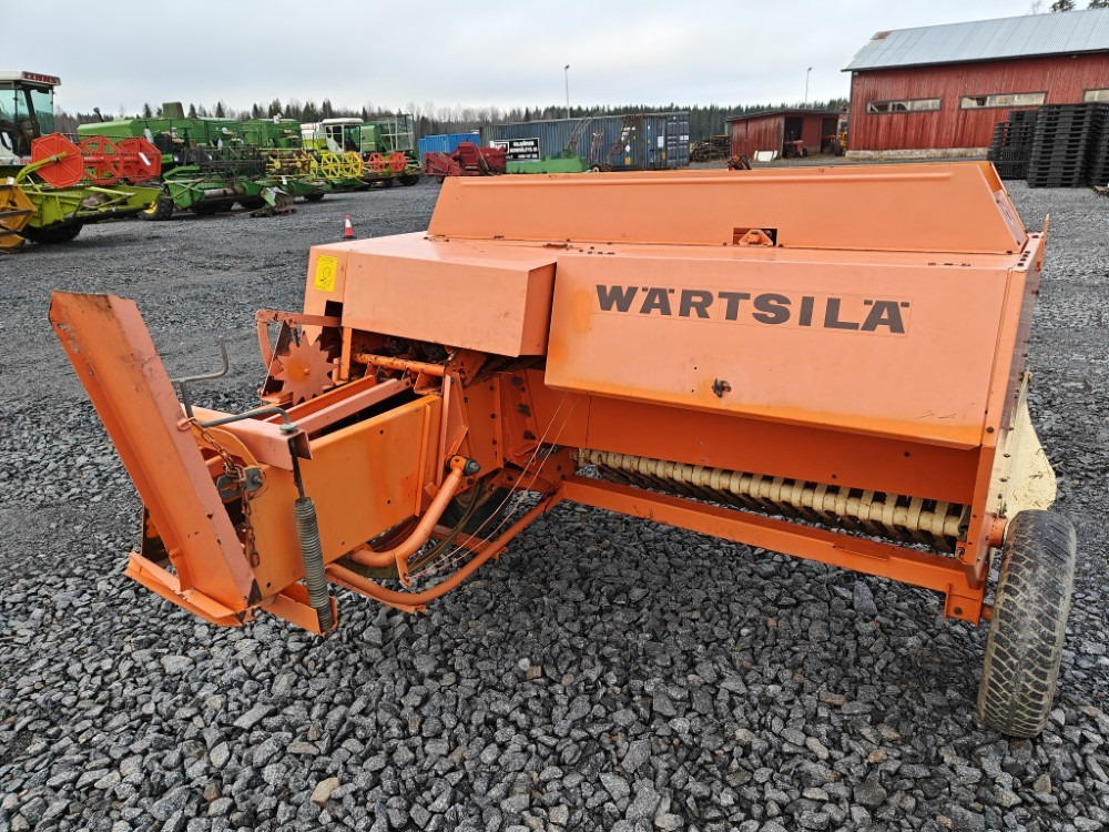 Wärtsilä Rivierra Casalis PHP150 - Empacadora de pacas cuadradas: foto 3 Wärtsilä Rivierra Casalis PHP150 - Empacadora de pacas cuadradas: foto 3