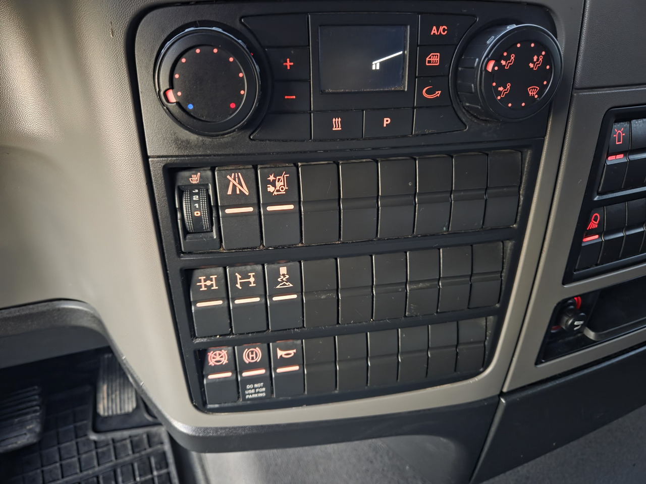 Leasing de MAN TGX 33.500 6x4 MANUAL RETARDER only 258TKM MAN TGX 33.500 6x4 MANUAL RETARDER only 258TKM: foto 12 Leasing de MAN TGX 33.500 6x4 MANUAL RETARDER only 258TKM MAN TGX 33.500 6x4 MANUAL RETARDER only 258TKM: foto 12