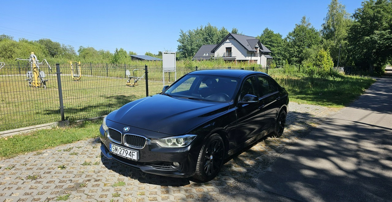 BMW SERIA 3 V (F30/F31/F34) BMW SERIA 3 BMW 330D xDrive ładny stan 4x4 sedan - Sedan: foto 2 BMW SERIA 3 V (F30/F31/F34) BMW SERIA 3 BMW 330D xDrive ładny stan 4x4 sedan - Sedan: foto 2